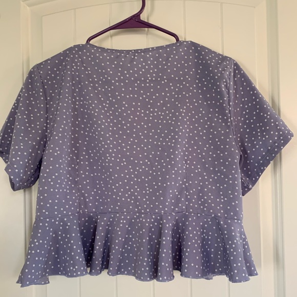 Medium front tie top - Picture 2 of 2